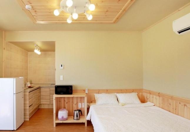 Sweetsalt Villa Seogwipo Exteriör bild